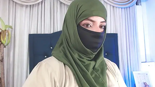 Snapshot of Uzra_hayed chatting on January 13, 10:35 pm Uzra hayed online show from January 13, 10:35 pm