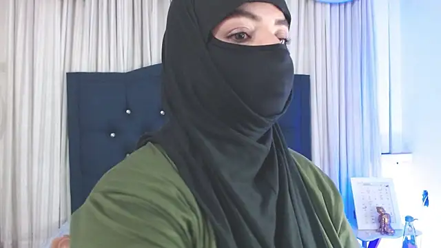 Snapshot of Uzra_hayed chatting on January 15, 10:46 pm Uzra hayed online show from January 15, 10:46 pm