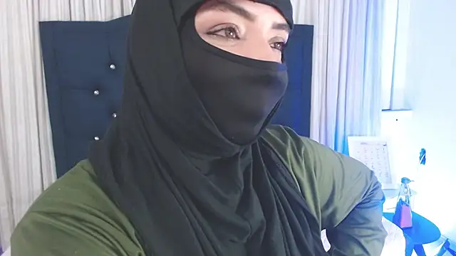 Snapshot of Uzra_hayed chatting on January 18, 10:28 pm Uzra hayed online show from January 18, 10:28 pm