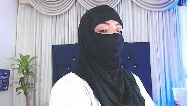 Snapshot of Uzra_hayed chatting on February 5, 1:47 am Uzra hayed online show from February 5, 1:47 am