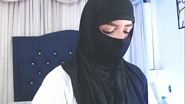 Snapshot of Uzra_hayed chatting on February 11, 10:50 pm Uzra hayed online show from February 11, 10:50 pm