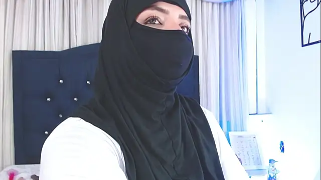 Snapshot of Uzra_hayed chatting on February 12, 2:03 am Uzra hayed online show from February 12, 2:03 am