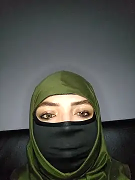 Snapshot of Uzra_hayed chatting on February 14, 2:39 am Uzra hayed online show from February 14, 2:39 am