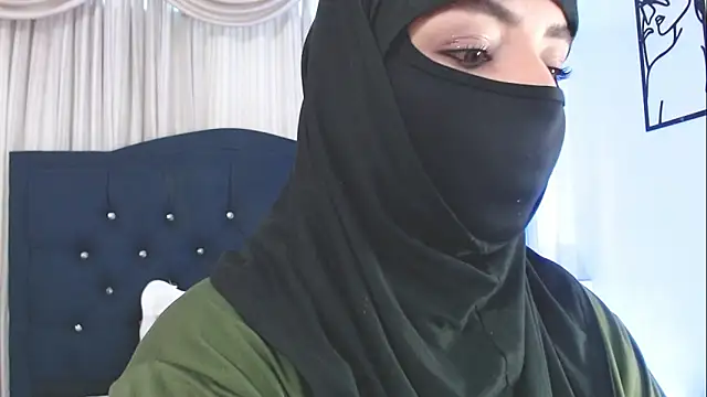 Snapshot of Uzra_hayed chatting on February 20, 7:41 pm Uzra hayed online show from February 20, 7:41 pm
