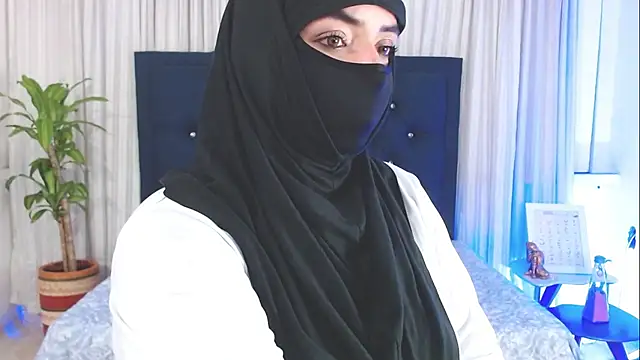 Snapshot of Uzra_hayed chatting on March 4, 10:38 pm Uzra hayed online show from March 4, 10:38 pm