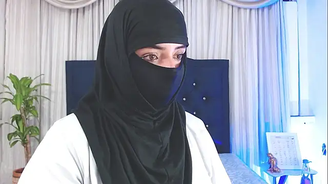 Snapshot of Uzra_hayed chatting on March 5, 7:38 pm Uzra hayed online show from March 5, 7:38 pm