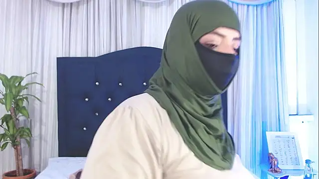 Snapshot of Uzra_hayed chatting on March 10, 8:01 pm Uzra hayed online show from March 10, 8:01 pm