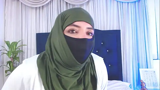 Snapshot of Uzra_hayed chatting on March 20, 11:02 pm Uzra hayed online show from March 20, 11:02 pm