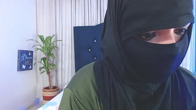 Snapshot of Uzra_hayed chatting on March 21, 10:50 pm Uzra hayed online show from March 21, 10:50 pm