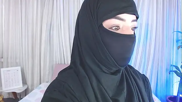 Snapshot of Uzra_hayed chatting on October 4, 11:30 am Uzra hayed online show from October 4, 11:30 am