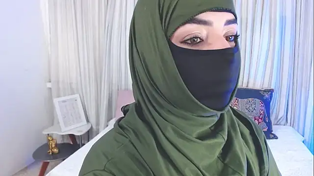 Snapshot of Uzra_hayed chatting on October 9, 7:34 pm Uzra hayed online show from October 9, 7:34 pm