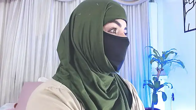 Snapshot of Uzra_hayed chatting on October 13, 8:09 pm Uzra hayed online show from October 13, 8:09 pm
