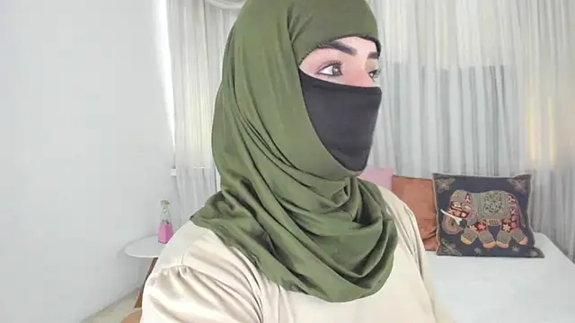 Snapshot of Uzra_hayed chatting on May 4, 1:29 pm Uzra hayed online show from May 4, 1:29 pm