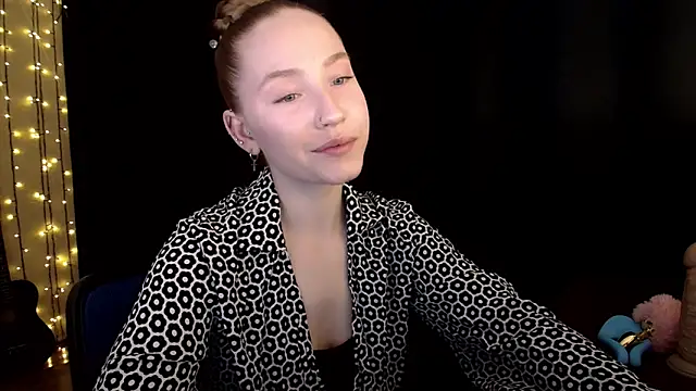 SindiWatsoon online show from February 10, 1:48 pm