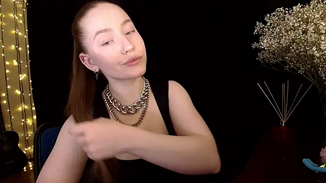 SindiWatsoon online show from March 3, 3:07 pm