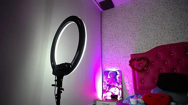 luly pink online show from September 16, 4:02 am