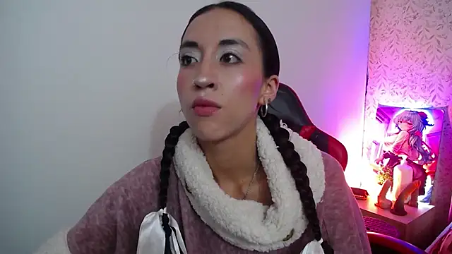 luly pink online show from November 18, 3:34 am