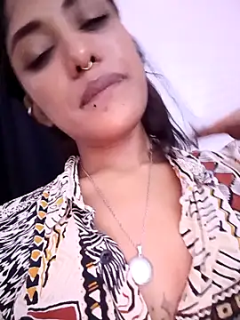 VictoireFeller online show from October 7, 5:04 am