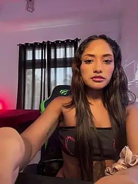 Snapshot of VictoireFeller chatting on February 4, 10:26 pm VictoireFeller online show from February 4, 10:26 pm