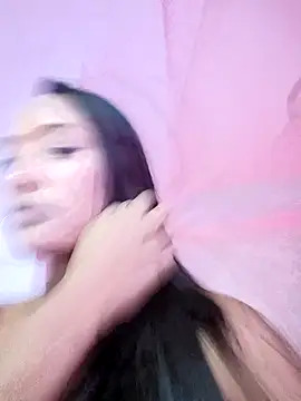 Snapshot of VictoireFeller chatting on February 17, 3:47 am VictoireFeller online show from February 17, 3:47 am