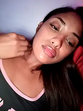 Snapshot of VictoireFeller chatting on February 24, 2:53 am VictoireFeller online show from February 24, 2:53 am