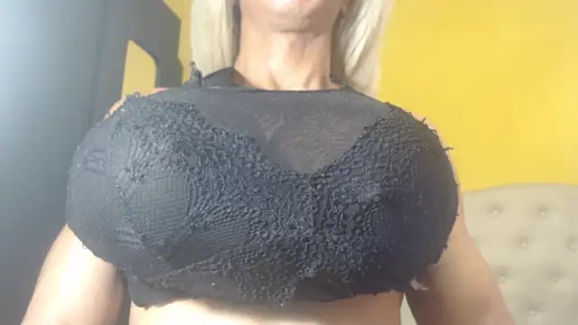 DanielaMuscleTS online show from January 31, 8:01 pm