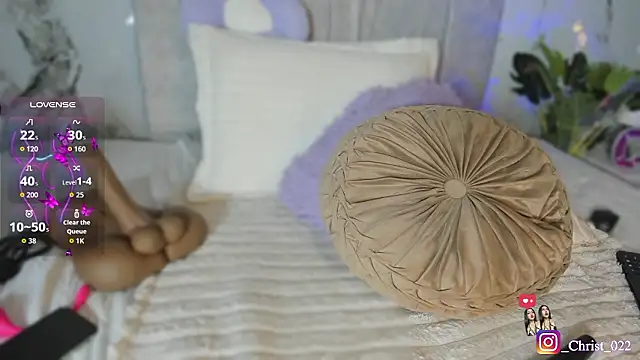 christal cutee online show from March 30, 3:40 am