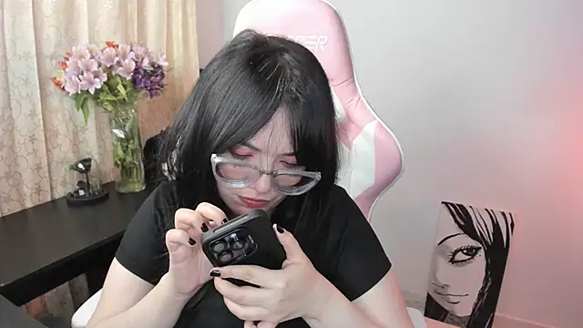 Snapshot of _hikaru_arimura chatting on December 10, 2:38 am hikaru arimura online show from December 10, 2:38 am