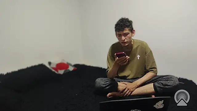 Alex Montes online show from June 5, 1:45 am