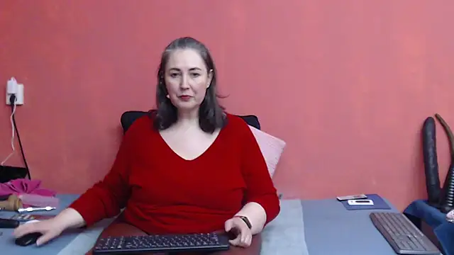 Snapshot of MilfGina chatting on December 6, 10:16 am MilfGina online show from December 6, 10:16 am