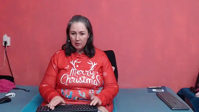 Snapshot of MilfGina chatting on December 20, 10:16 am MilfGina online show from December 20, 10:16 am