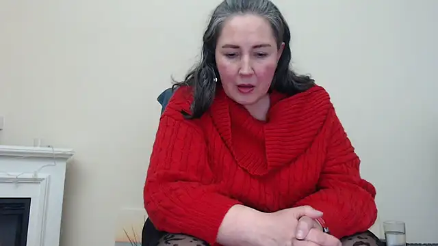 Snapshot of MilfGina chatting on January 15, 8:16 pm MilfGina online show from January 15, 8:16 pm