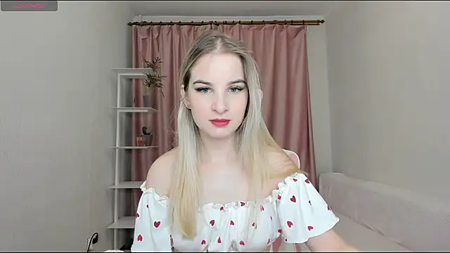 Snapshot of MiraSpaceGirl chatting on December 12, 7:15 pm MiraSpaceGirl online show from December 12, 7:15 pm