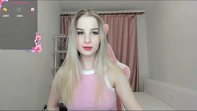 Snapshot of MiraSpaceGirl chatting on January 5, 7:39 pm MiraSpaceGirl online show from January 5, 7:39 pm