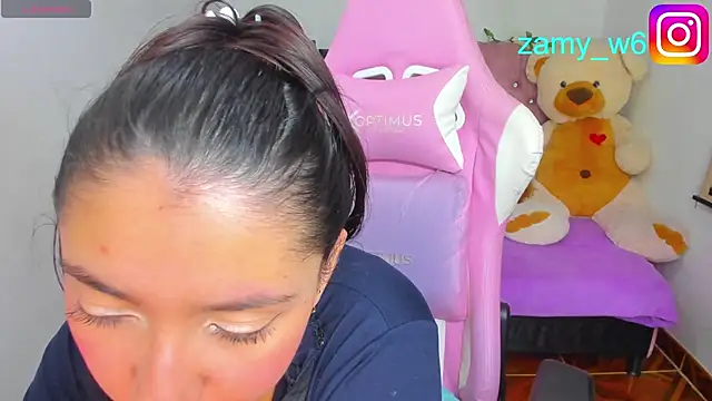 Snapshot of karla_cute01 chatting on April 21, 5:03 am karla cute01 online show from April 21, 5:03 am