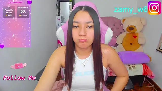 Snapshot of karla_cute01 chatting on May 9, 5:01 am karla cute01 online show from May 9, 5:01 am