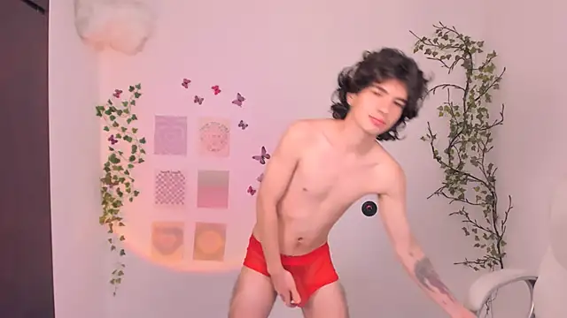 Snapshot of Angelo_duarte chatting on October 2, 6:15 pm Angelo duarte online show from October 2, 6:15 pm