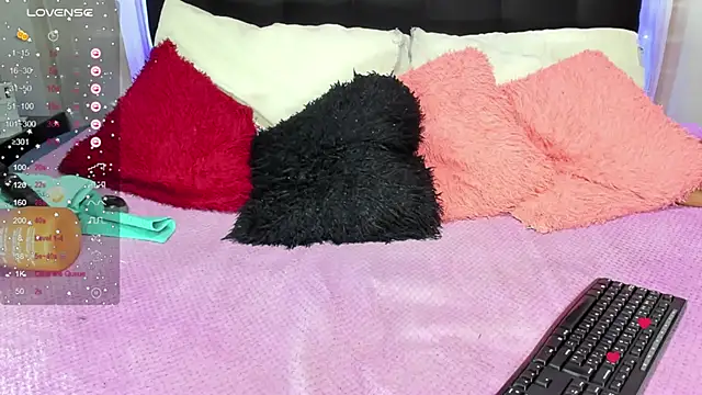 Hanna horny  online show from February 6, 2:11 am