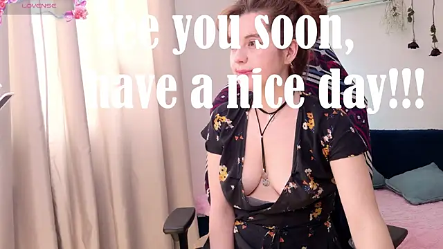 Snapshot of Lisa_sweetheels chatting on February 25, 6:03 am Lisa sweetheels online show from February 25, 6:03 am