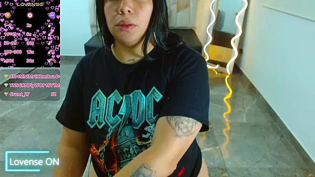 Snapshot of martinna_tay chatting on February 9, 6:01 am martinna tay online show from February 9, 6:01 am