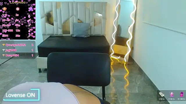 Snapshot of martinna_tay chatting on February 10, 5:58 am martinna tay online show from February 10, 5:58 am