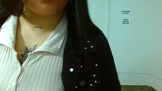 Snapshot of martinna_tay chatting on March 10, 3:12 am martinna tay online show from March 10, 3:12 am