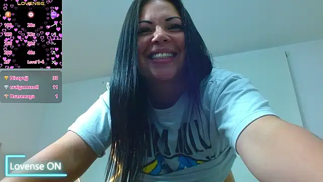 Snapshot of martinna_tay chatting on March 21, 6:16 am martinna tay online show from March 21, 6:16 am