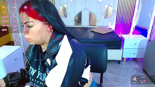 Snapshot of martinna_tay chatting on October 19, 3:18 am martinna tay online show from October 19, 3:18 am