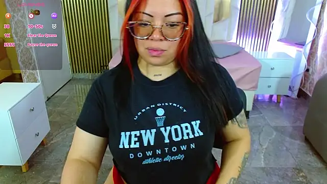 Snapshot of martinna_tay chatting on November 8, 3:29 am martinna tay online show from November 8, 3:29 am