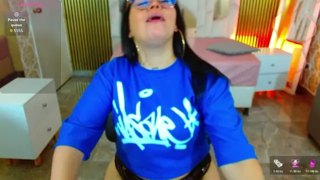 Snapshot of martinna_tay chatting on February 5, 3:22 am martinna tay online show from February 5, 3:22 am