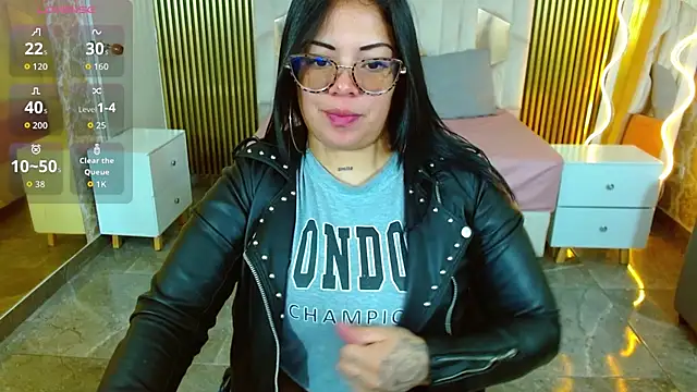 Snapshot of martinna_tay chatting on February 9, 3:21 am martinna tay online show from February 9, 3:21 am