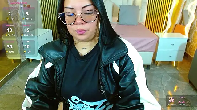 Snapshot of martinna_tay chatting on February 11, 3:11 am martinna tay online show from February 11, 3:11 am