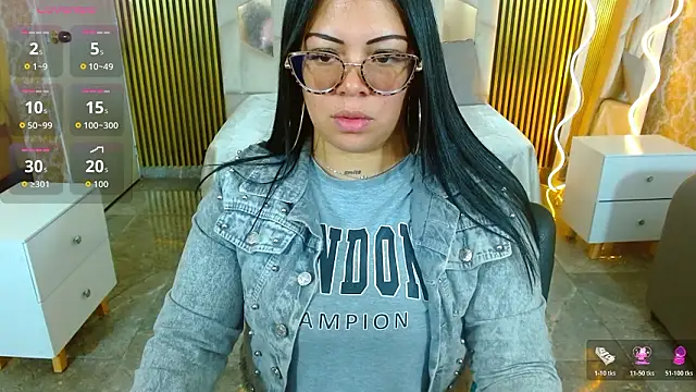 Snapshot of martinna_tay chatting on February 22, 3:18 am martinna tay online show from February 22, 3:18 am