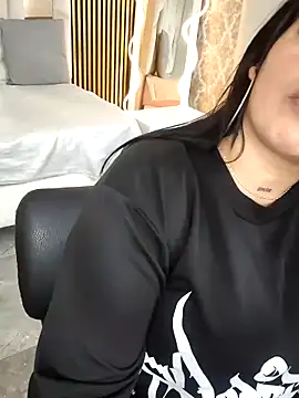 Snapshot of martinna_tay chatting on February 28, 3:29 am martinna tay online show from February 28, 3:29 am